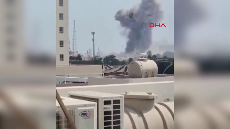 İran, Bahreyn'deki ABD üssünü hedef aldı