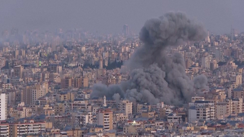 İsrail Lübnan'a saldırıyor