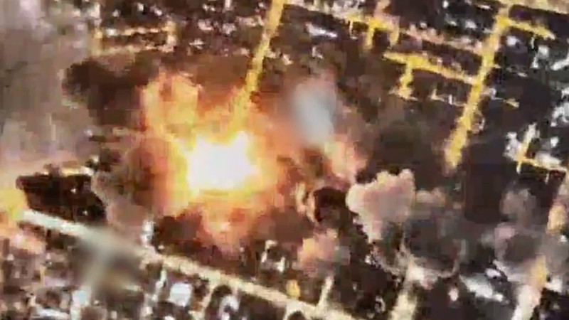 İsrail savaş uçakları Tahran'da Hamaney'in yeraltı askeri sığınağını vurdu