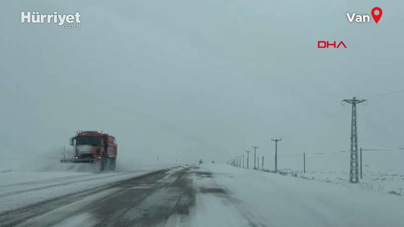 Van'da ulaşıma kar engeli