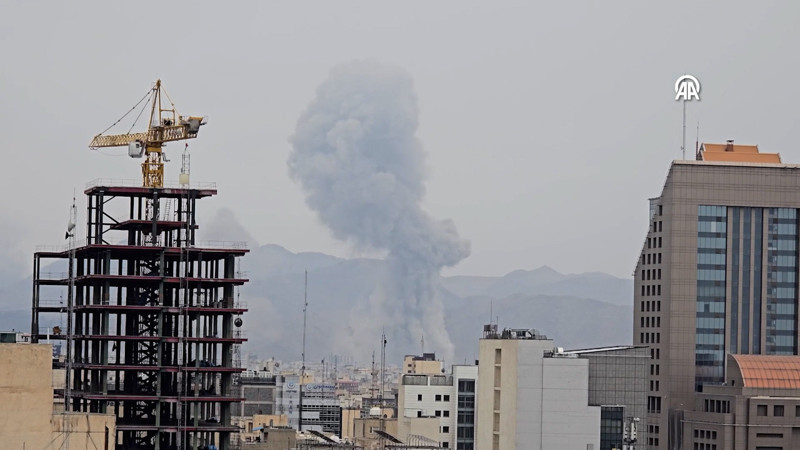 Tahran'da şiddetli patlamalar!