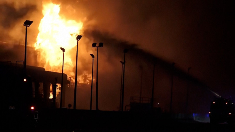 Bahreyn'de büyük çaplı yangın