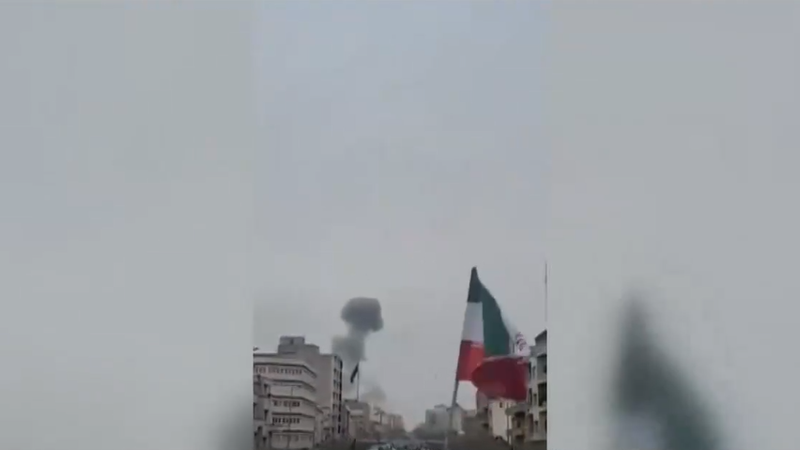 İran'da saldırı anı kamerada