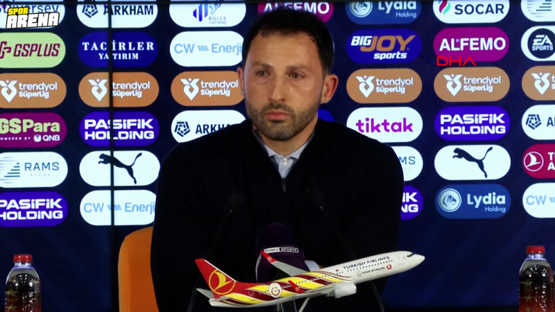 Domenico Tedesco'dan derbi itirafı: 'Penaltı sonrası bir şeyler kırıldı'