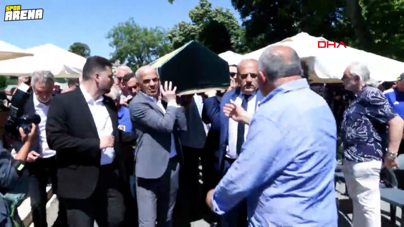 Aziz Yıldırım Fenerbahçe'nin eski yöneticisi Derviş Köksal Özbek'in cenazesinde gözyaşlarına hakim olamadı: 'Dostum, yol arkadaşım, inşallah cennette buluşuruz'