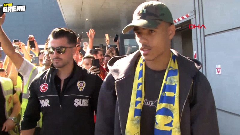 Fenerbahçe'nin yeni transferi Mason Greenwood, İstanbul'a geldi