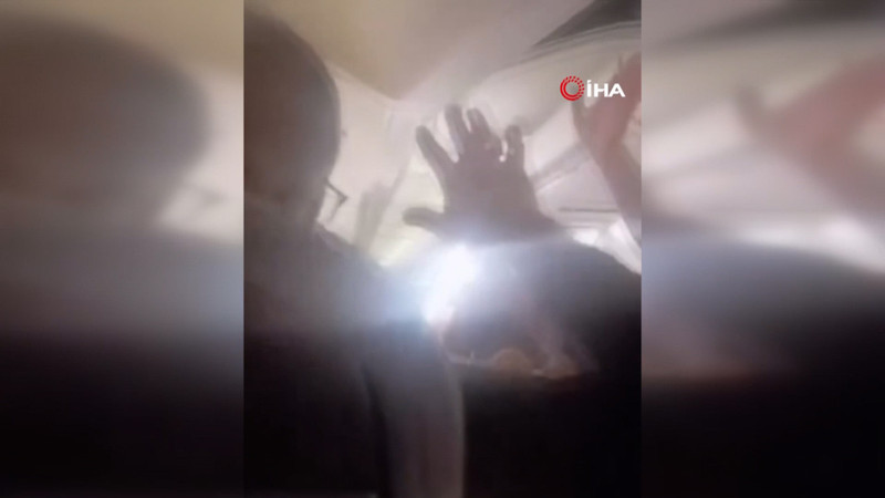 İran’da yolcu uçağında korku dolu anlar: Kabinin tavanı çöktü!