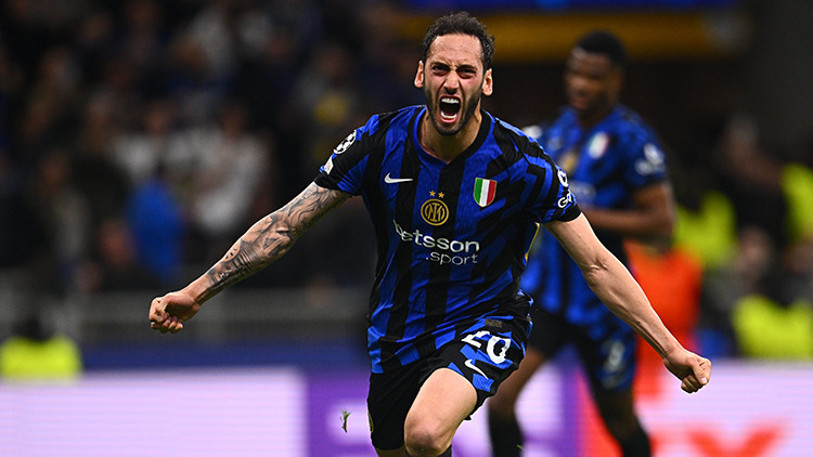 Tarihi gecede Sommer, Barcelonaya Dur dedi Hakan Çalhanoğlu attı, UEFA Şampiyonlar Liginde ilk finalist Inter oldu Inter Barcelona maç sonucu