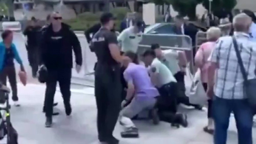 Son dakika: Slovakya Başbakanı Robert Ficoya silahlı saldırı