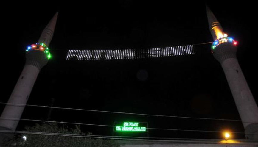 Fatma Şahin adı cami mahyasında