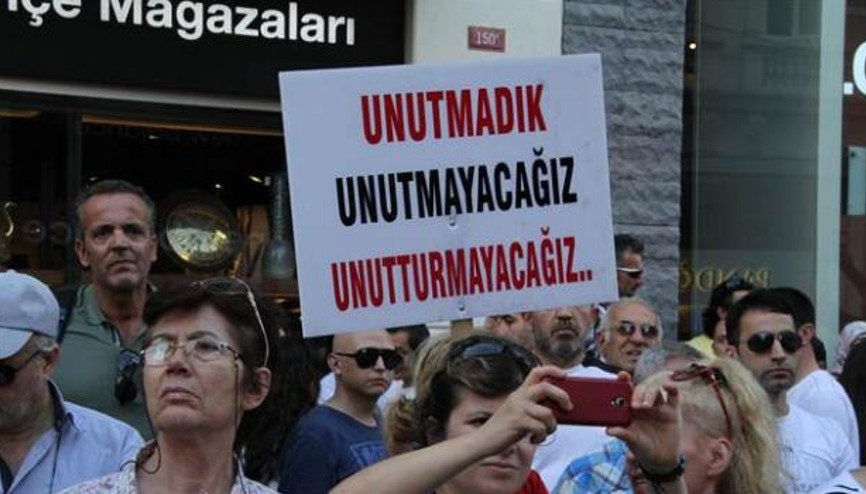 Beyoğlunda Srebrenitsa soykırımı yürüyüşü