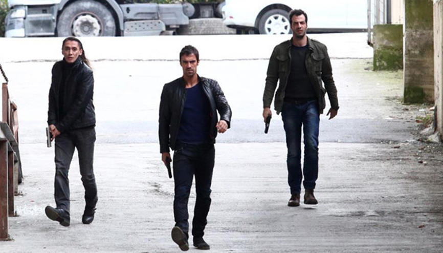 Reaksiyon izle, 8. Bölüm Özeti: Oğuz Yüzbaşı intikam şerbeti içer