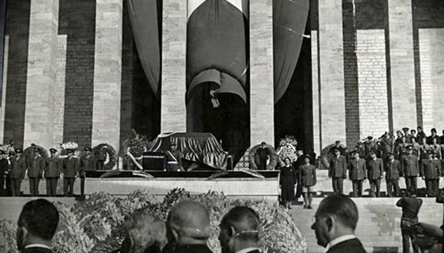Atatürkün cenaze töreni görüntüleri