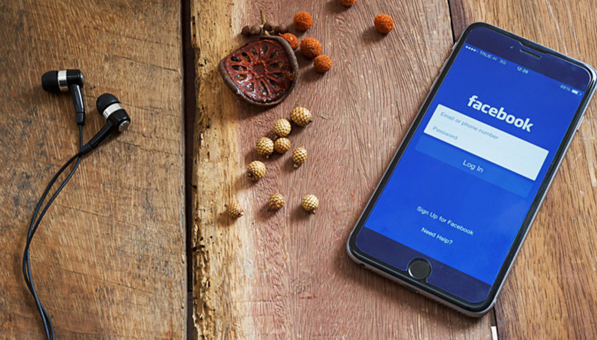 Online müzik dinleme servisine Facebook da katılıyor