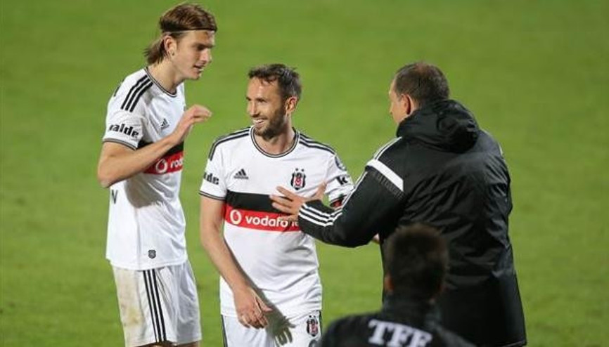 Beşiktaşta 6 isimle yollar ayrıldı