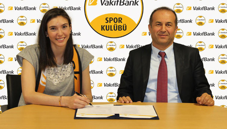 VakıfBank, Naz Aydemir Akyol ile uzattı