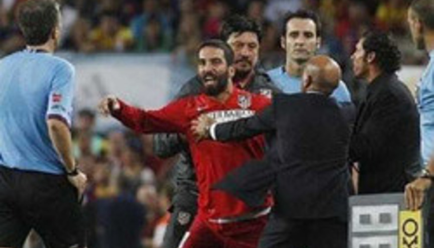 Ardanın kırmızı kart cezası ligde uygulanmayacak