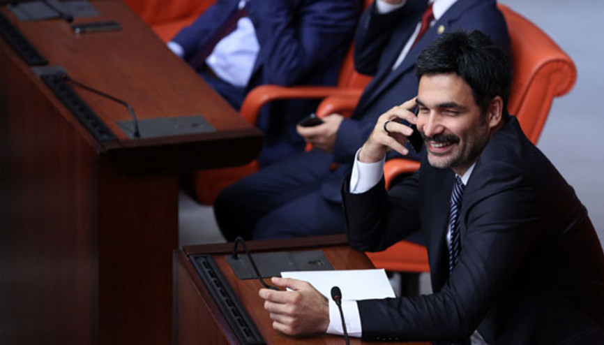 Mecliste uyuyan Uğur Işılaktan açıklama geldi