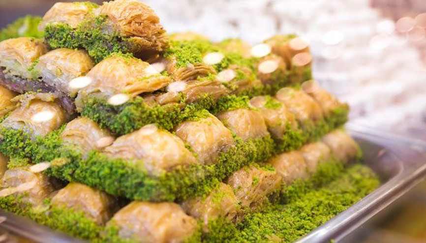 Bayramda tatlı ve şeker yüklemesine dikkat