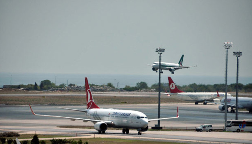 Yağış uçak yolcularını da etkiledi