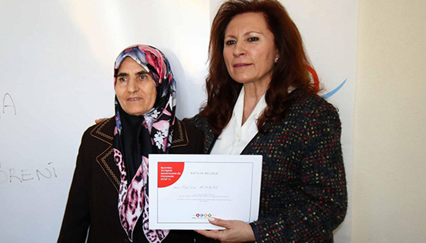 Kimi oğlunu kaybetti, kimi savaştan kaçtı...