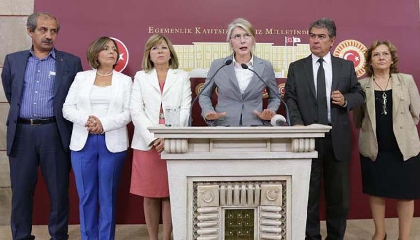 CHPli Emine Ülker Tarhan: Kılıçdaroğlu istifa etsin