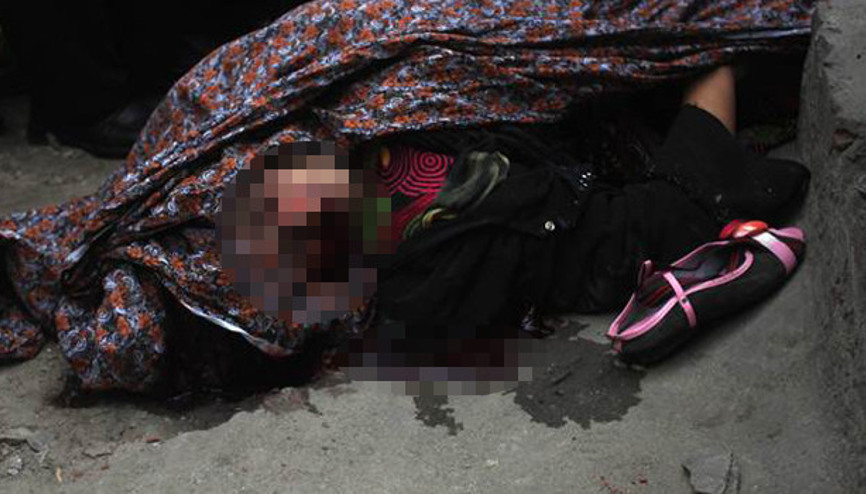 Sevdiği adamla evlendi diye ailesi tarafından recm edildi