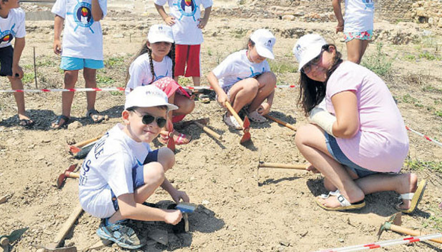 Küçük arkeologlar kazı yaptı