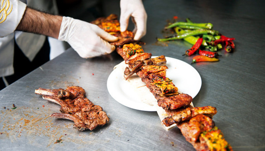 En lezzetli Adana kebap işte böyle yapılır