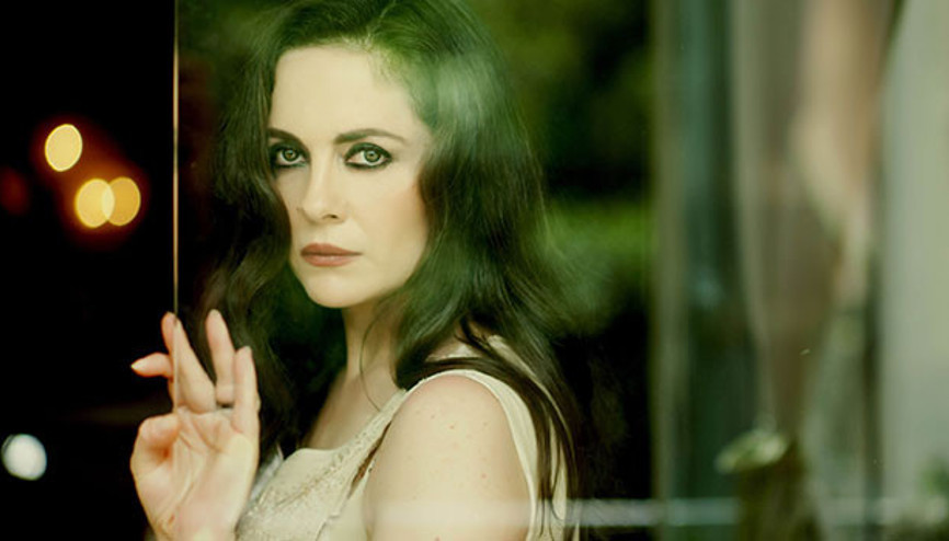 Nilüfer Açıkalın: Rotam yoktur,alır başımı giderim