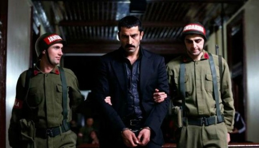 Karadayı 105. Bölüm izle Mahir’in elleri yine kelepçeli - ATV