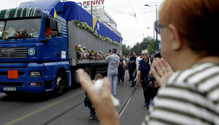 Soykırım kurbanları Saraybosnaya getirildi