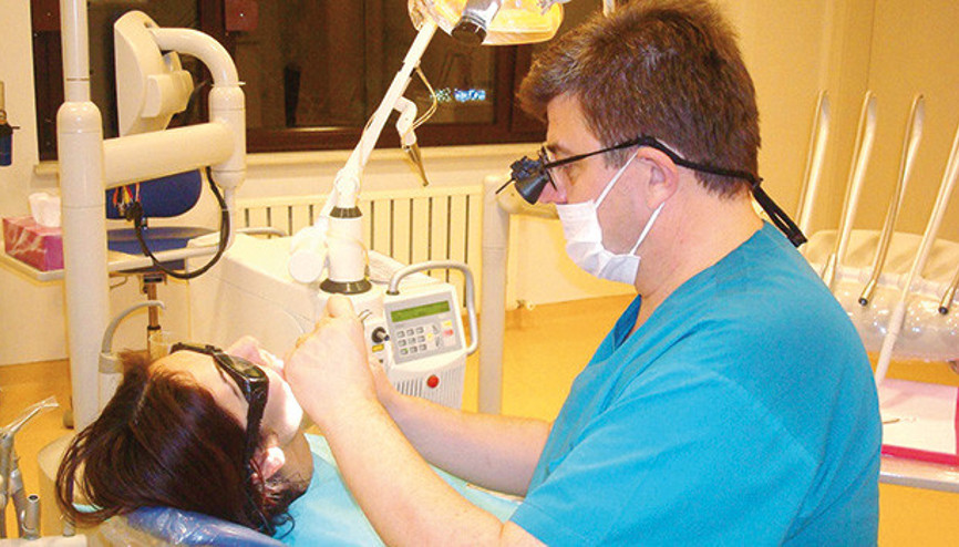 Elmacık kemiğine implant