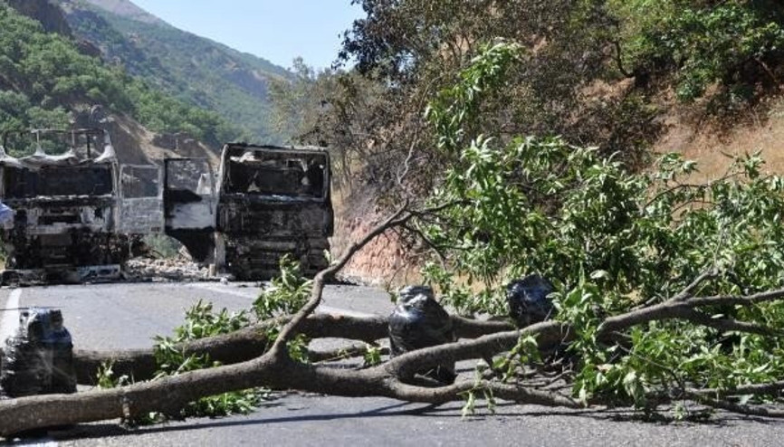 Tunceli-Erzincan yolu 6 gündür kapalı Tunceli-Erzincan yolu 6 gündür kapalı