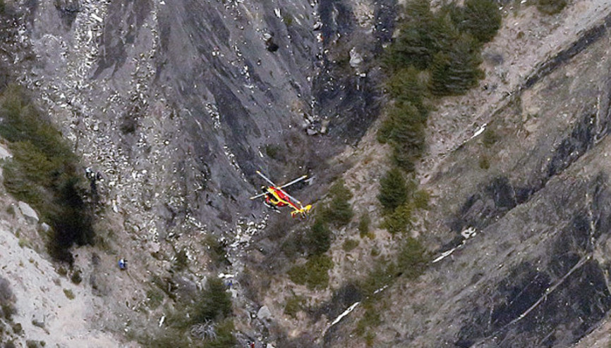 İspanya’dan Almanya’ya giden Germanwings’e ait yolcu uçağı Fransız Alpleri’ne çakıldı İspanya’dan Almanya’ya giden Germanwings’e ait yolcu uçağı Fransız Alpleri’ne çakıldı