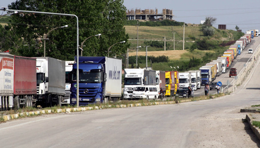 350 tır sınırda bekliyor