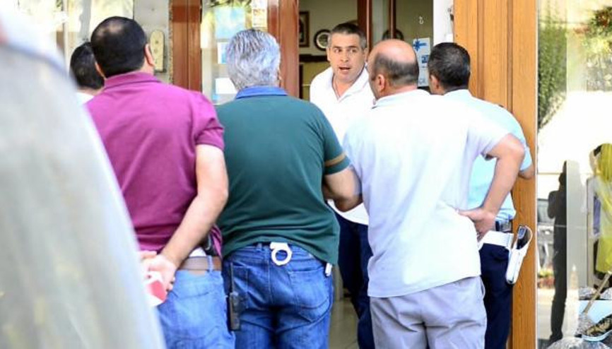 Kuyumcu babaya kurşun yağmuru