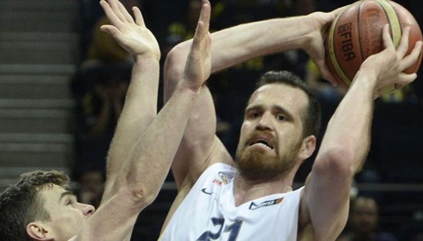 Fenerbahçede bir ayrılık daha Oğuz Savaş Darüşşafaka Doğuşa gitti