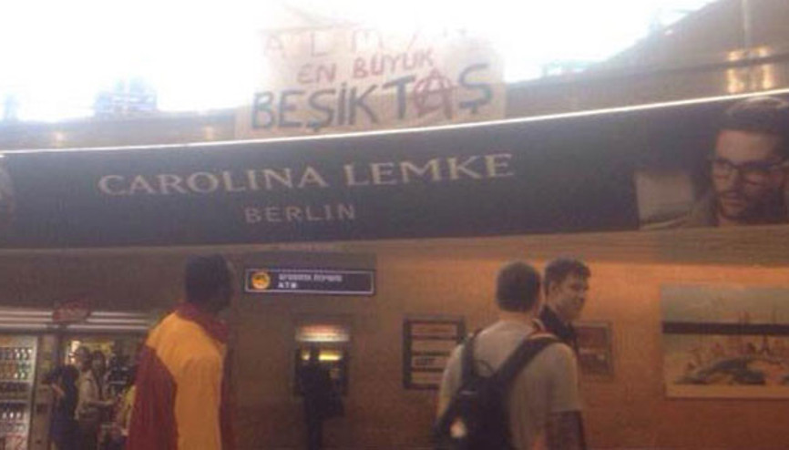 Galatasaraya pankart şoku