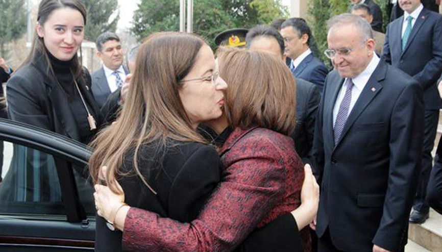 Halef ve selef bakanlar Gaziantepte buluştu Halef ve selef bakanlar Gaziantepte buluştu