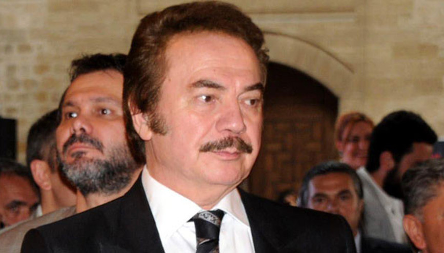 Gazeteciler ve Yazarlar Vakfı iftarında Orhan Gencebay sürprizi