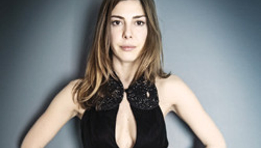 Türkler dekolteye göz açtırmıyor