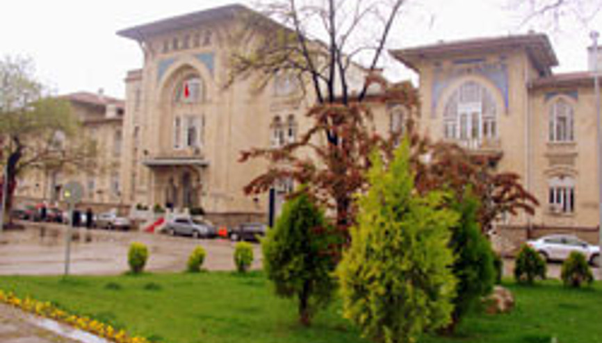 Devlet üniversitesi internet sitesinde CV havuzu oluşturdu