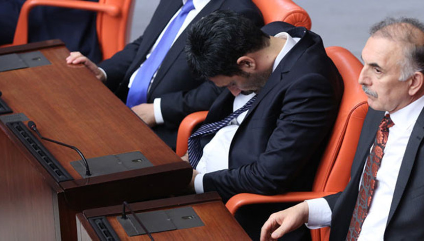 Uyumanın dayanılmaz hafifliği Uyumanın dayanılmaz hafifliği
