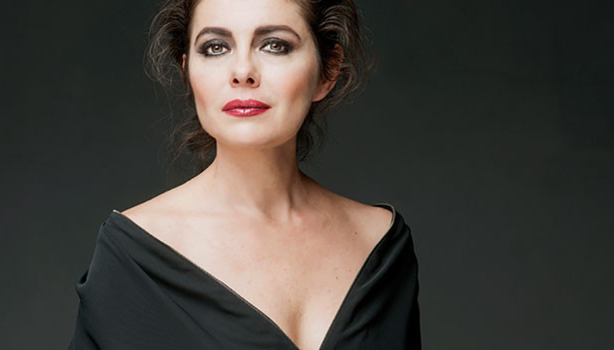 Nilüfer Açıkalın: Önce şampanyasonra sex on the beach