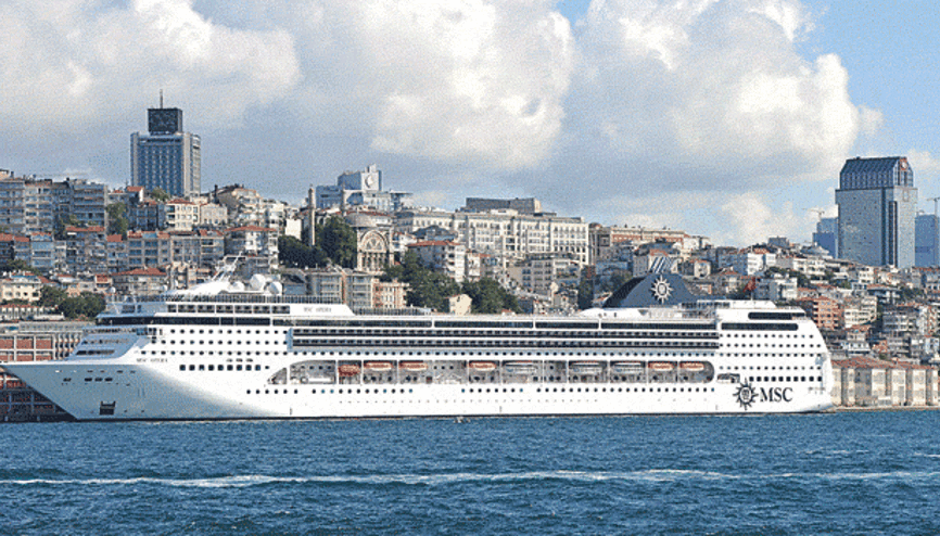 Denizde ‘Opera’yı İstanbul’dan başlattı
