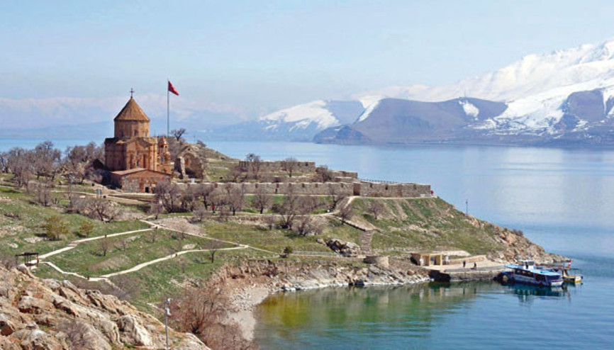 Akdamar’dan zorunlu göç