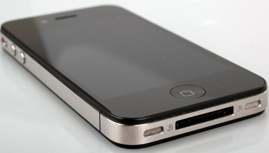 Öldü ölecek derken iPhone 4 geri döndü