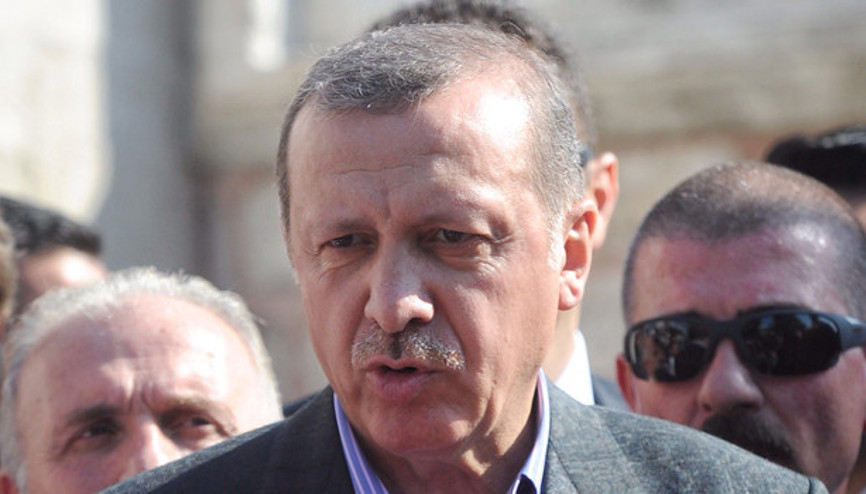 Gözaltındaki polislerin cep telefonları toplandı