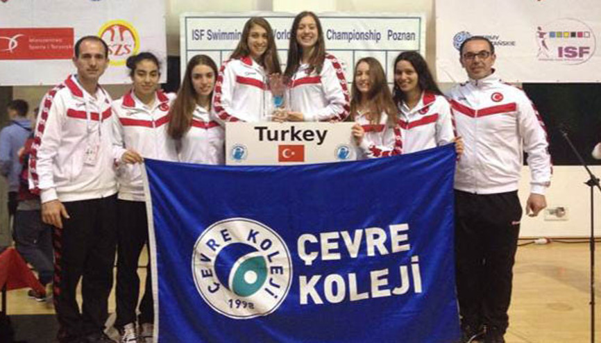 Çevre Koleji havuzda Dünya 2.si oldu
